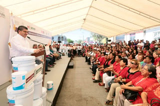 Cobertura. Anuncia el gobernador Miguel Ángel Riquelme Solís 15 mil acciones de pintura del programa Pintando Sonrisas. (EL SIGLO DE TORREÓN)
