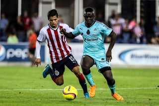 Edwuin Cetré marcó los dos goles de Santos en la victoria de los Guerreros 2-1 ante el 'Rebaño Sagrado'. (Cortesía Santos)