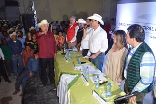 Protesta. Hipólito Pasillas Ortiz rindió protesta como nuevo dirigente de la CNC en Gómez Palacio. (EL SIGLO DE TORREÓN)