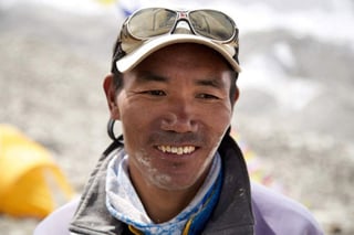 Kami Ritha dice que quiere escalar 25 veces la montaña más alta del mundo. (Archivo) 
