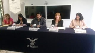 La actividad se desarrolló como parte de la conmemoración del Día Internacional de la Mujer, la Casa de la Cultura Jurídica de Torreón “Ministro Raúl Castellano Jiménez” de la SCJN. (EL SIGLO DE TORREÓN)