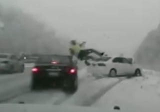 El video fue publicado para invitar a los conductores a tener precaución al manejar. (INTERNET) 