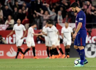 El partido estuvo muy igualado en la primera parte, con el Barcelona en la busca de ser protagonista pero con un Sevilla peleón que nunca puso las cosas fáciles, hasta el punto de que cerró el primer tiempo en ventaja.
