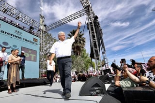 Andrés Manuel López Obrador, candidato a la presidencia de la República por la coalición Juntos Haremos Historia, sostuvo que de llegar al gobierno someterá a votación ciudadana todas las decisiones controvertidas en el país. (EL UNIVERSAL)
