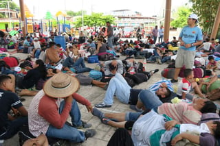 Sin embargo, la organización que coordina la caravana, Pueblos sin Fronteras, aseguró hoy a Efe en México que 'ni se ha detenido, ni se ha disuelto ni se ha desmoronado'. (ARCHIVO)
