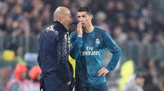 Zidane no pudo ocultar su impresión tras la 'chilena' del portugués.