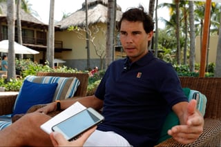 El tenista español Rafael Nadal participa en una entrevista. Nadal regresa en la Copa Davis