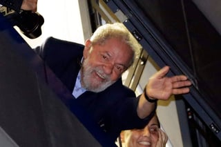 Se negó un último recurso de la defensa del expresidente Luiz Inácio Lula da Silva para evitar su prisión por corrupción. (AP)