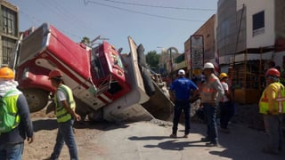 El incidente ocurrió en el cruce de la avenida Matamoros y calle Múzquiz en la zona centro de la ciudad. (EL SIGLO DE TORREÓN)