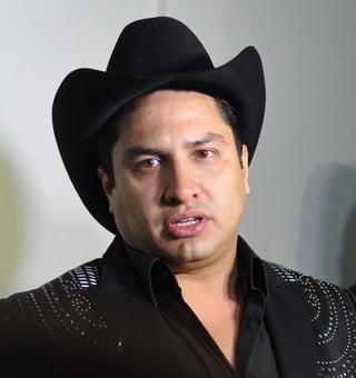 El cantante mexicano reveló que ya pudo ponerse en contacto con Pérez Alvear. (ARCHIVO)
