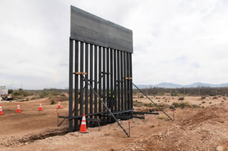 Proyecto. El nuevo muro de varilla y concreto que se construye a lo largo de un tramo de 32 kilómetros (20 millas). (AP)