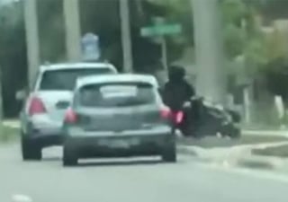 El video fue publicado para dar con la identidad del conductor. (INTERNET) 