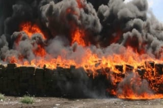 Personal de la Procuraduría General de la República (PGR) destruyó casi 200 mil objetos asegurados e incineró más de media tonelada de narcóticos en Quintana Roo. (TWITTER)