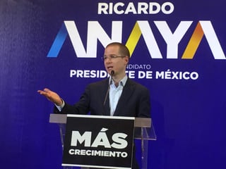 El candidato de la coalición Por México al Frente, Ricardo Anaya Cortés, presentó hoy su plan de crecimiento económico, en el cual se propone elevar la inversión pública y privada en un 25 por ciento. (NOTIMEX)
