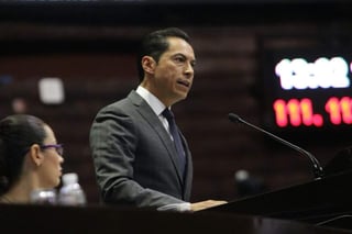 El líder de los diputados del Partido Revolucionario Institucional (PRI), Carlos Iriarte Mercado, afirmó que todos los mexicanos son por igual ante la ley y nadie puede estar por encima de ella. (TWITTER)