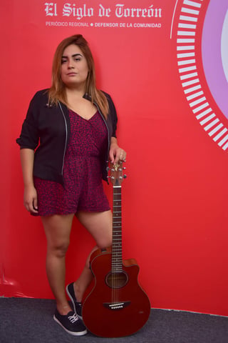 Valeria visitó el foro de SigloTV y El Siglo de Torreón con el fin de dar los detalles de dicha canción que pertenece al género country. (ERNESTO RAMÍREZ)