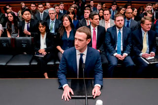 'En general, recabamos datos sobre personas que no están registradas en Facebook por razones de seguridad', explicó en una audiencia en Washington. (AP)