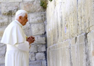El 19 de abril de 2005 fue elegido Papa de la Iglesia católica con el nombre de Benedicto XVI. (ARCHIVO)