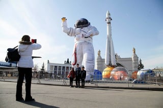 Recuerdo. En Rusia se celebró el 57º aniversario del histórico vuelo de Yuri Gagarin, el primer hombre en el espacio. (EFE)