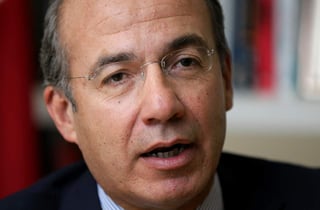 El ex presidente Felipe Calderón Hinojosa señaló que el candidato presidencial de la coalición Por México al Frente, Ricardo Anaya Cortés, es una persona deshonesta, luego de ser involucrado en irregularidades de su patrimonio. (ARCHIVO)