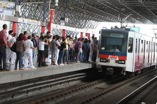 La línea Uno del Metro fue suspendida por varios minutos y reanudó sus actividades alrededor de las 07:10 horas de este lunes. (ARCHIVO)