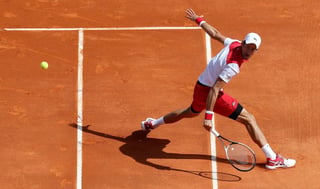 Novak Djokovic rompió una racha de tres derrotas consecutivas al vencer a su compatriota Lajovic. (EFE)
