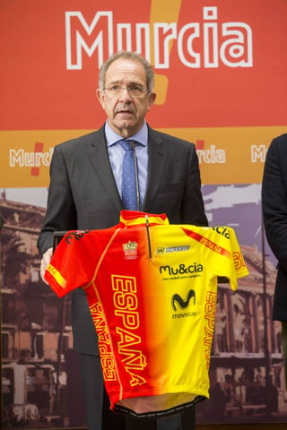 José Luis López Cerrón, presidente de la Federación Española de Ciclismo, que se desvinculó de un informe sobre doping en los juegos de Atlanta. RFEC se desvincula de informe sobre dopaje en 1996