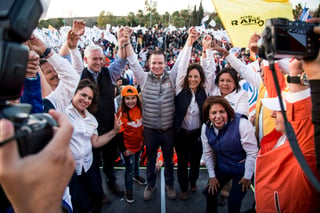 El candidato presidencial de la coalición Por México al Frente, Ricardo Anaya, señaló que el único que puede 'derrotar' a Andrés Manuel López Obrador es él, por lo que invitó a todos ciudadanos a sumarse a su proyecto a través del voto útil. (NOTIMEX)