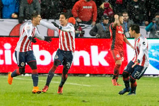 Las Chivas Rayadas del Guadalajara se fueron arriba en la final de la Liga de Campeones de la Concacaf. Chivas quiere ser el héroe nacional
