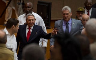 Relevo. El Parlamento cubano propouso a Miguel Díaz-Canel como sucesor de Raúl Castro. (AGENCIAS)