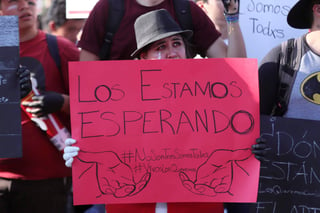 Un mes después de la desaparición de los tres estudiantes de cine de la Universidad de Medios Audiovisuales, CAAV, en Tonalá, Jalisco, estudiantes y activistas llaman a una manifestación la tarde de este jueves. (ARCHIVO)