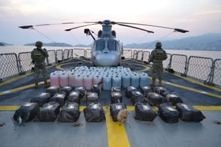 La Secretaría de Marina-Armada de México (Semar) informó que el pasado miércoles interceptó de 24 bultos con un peso aproximado de 500 kilogramos de cocaína que se encontraba a bordo de una embarcación menor. (TWITTER)