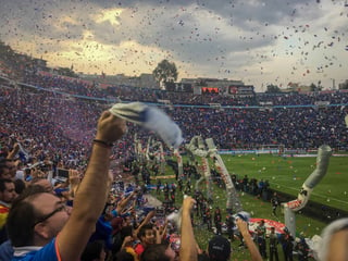 En medio de la gran algarabía donde las ovaciones y cánticos por el triunfo ante Monarcas fue una constante, la afición despidió el Estadio Azul. (Notimex)