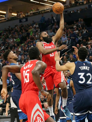 James Harden anotó 36 puntos, bajó cuatro rebotes y repartió tres asistencias en la victoria de Rockets. (AP)