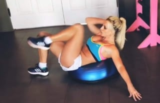 Britney Spears comparte una nueva rutina de ejercicios que le ayudarán a prepararse para su próximo tour Peace of Me. (ESPECIAL)