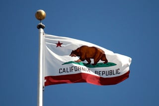 El secretario de Estado de California, Alex Padilla, señaló que el movimiento secesionista Calexit recibió el lunes pasado el visto bueno para reunir las 365 mil 880 firmas requeridas. (ARCHIVO)