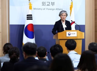La Ministra de Exteriores surcoreana explicó que los principales temas a tratar serán la desnuclearización de la península, la mejora de lazos intercoreanos y la instauración de la paz entre ambos países, que se mantienen técnicamente en guerra desde los años 50. (ARCHIVO)