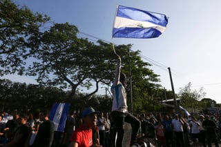 Alzan su voz. Manifestaciones contra el gobierno continuaron para demandar el cese a la represión. (AP)