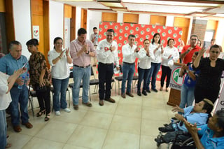 El candidato priista arrancó su campaña por la alcaldía de Torreón. (FERNANDO COMPEÁN) 