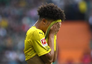 El empate deja al Dortmund con 55 puntos, en una frágil posición en la liga, pues tiene el acoso del Hoffenheim y del Bayer Leverkusen.