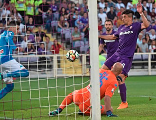 Tres goles del delantero argentino Giovanni Simeone sepultaron la esperanza del Napoli por conseguir el 'Scudetto'.