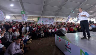 El candidato presidencial de la coalición Todos por México, José Antonio Meade, pidió al priísmo mexiquense no entregarle el país a quien destruya la confianza para generar inversiones, durante su primer acto proselitista en el Edomex. (NOTIMEX)