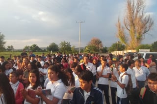Actividades. Alumnos y maestros de la Zona Escolar 12 de las Secundarias Técnicas, acuden a San Juan de Guadalupe. (EL SIGLO DE TORREÓN) 