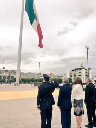 Jorge Zermeño Infante, alcalde de Torreón, llamó a recordar el significado que tiene la defensa de la Soberanía en el territorio nacional. (EL SIGLO DE TORREÓN)