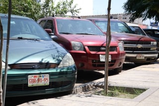 Impuestos. Aún circulan vehículos sin placas en la ciudad de Durango y en otros municipios. (EL SIGLO DE TORREÓN)