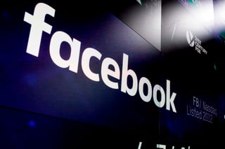 La compañía fundada por Mark Zuckerberg se ha visto involucrada en un escándalo de filtración de datos a través de la empresa de consultoría política Cambridge Analytica. (ARCHIVO)