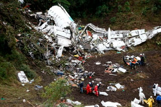 Este el primer acuerdo alcanzado en la Justicia brasileña entre el club y los familiares de las víctimas de la tragedia, que acabó con la vida de 71 de las 77 personas que viajaban en el avión, la mayoría futbolistas, preparadores, directivos y periodistas que cubrían al equipo catarinense. (ARCHIVO)