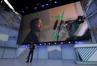 El CEO de Google, Sundar Pichai, abrió hoy la conferencia anual I/O en la que sorprendió a miles de desarrolladores presentes, con las innovaciones impulsadas con Inteligencia Artificial (IA), que buscan resolver problemas cotidianos de los usuarios. (AP)