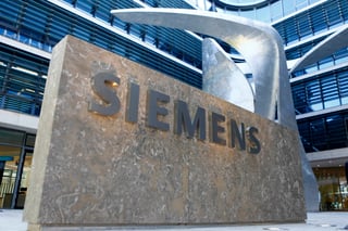 Industria. Siemens  firma alemana con presencia en el país. (ARCHIVO)