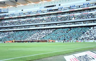 El mosaico albiverde se hizo presente en las tribunas del estadio Corona. (Fotografía de Jesús Galindo)